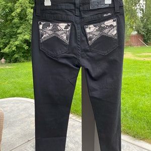 Miss Me Women’s Cowhide Embellished Pockets Jeans